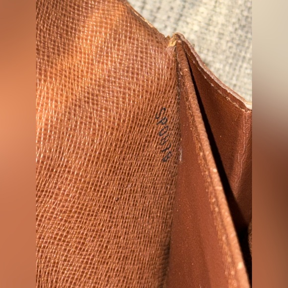 Louis Vuitton Etoile GM Quilted Monogram Wallet - Picture 4 of 14